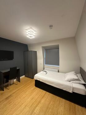 Single Deluxe Room